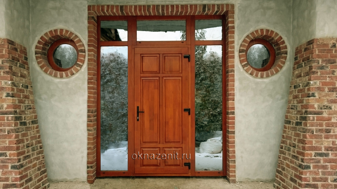 Нестандартная входная дверь из лиственницы